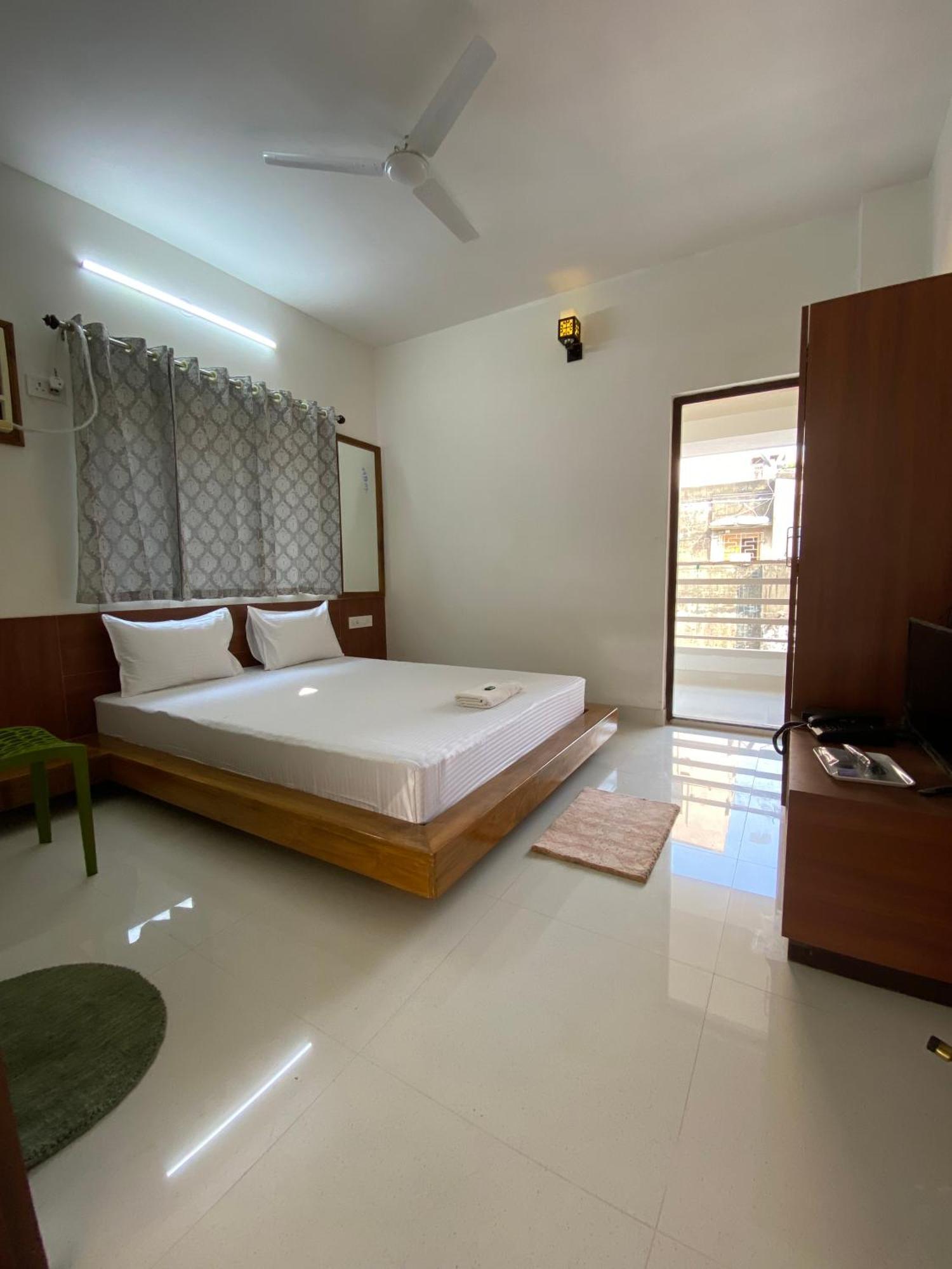 Lake Land Guest House 콜카타 외부 사진